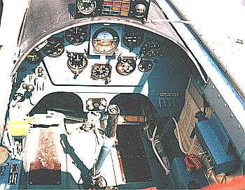 Задняя кабина самолёта Як-52М